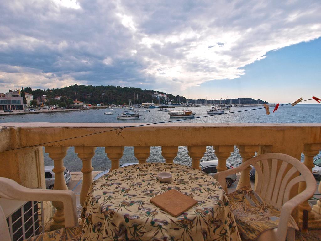Apartments By The Sea 1050 Rovinj Eksteriør billede